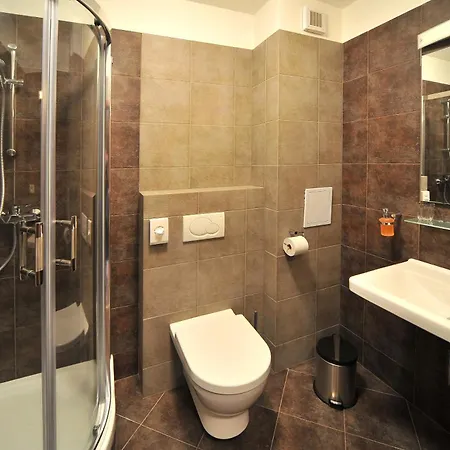 מלון דירות Via Jasna Wellness 4*